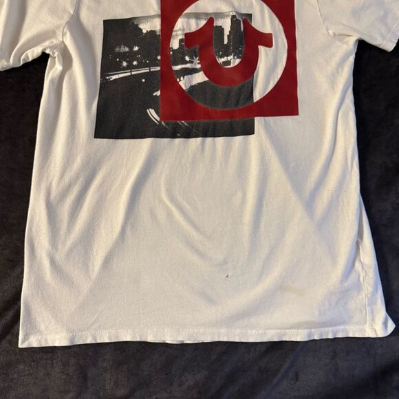 True Religion Graphic Tee | Size M | Red Horseshoe Logo | Streetwear LA Vibes - Picture 6 of 12
